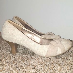 Jellipop Women's Comfort Lace Heels